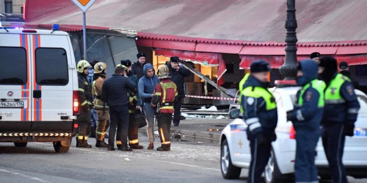 Bomba a San Pietroburgo, donna ricercata per omicidio blogger Tatarsky