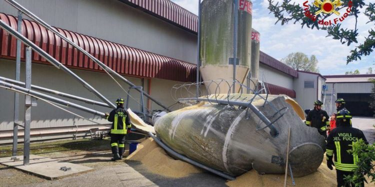 Forlì, silos crolla su un’auto: tre morti di cui due minori