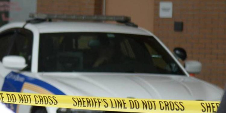 Usa, bimbo di 6 anni sparò alla maestra: incriminata la madre