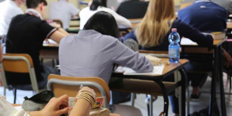 Maturità 2023, per ‘toto-tema’ studenti scommettono su D’Annunzio e Pirandello