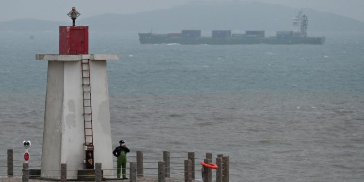 Taiwan: “3 navi da guerra e un elicottero cinese intorno all’isola”