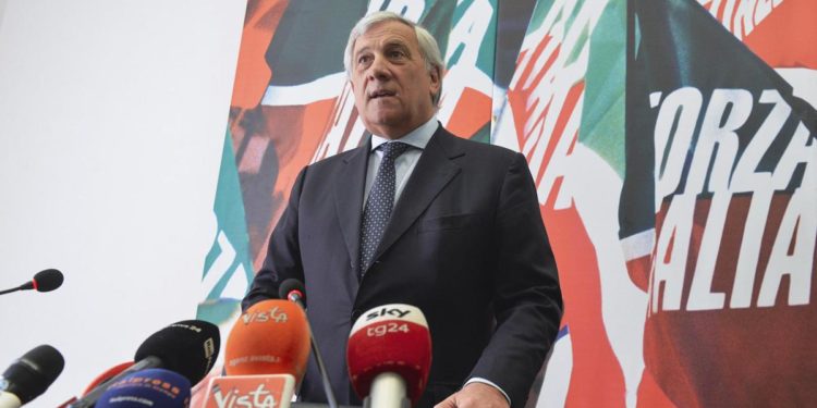 Forza Italia, Tajani: “Niente congressi, nessuno parla di dopo Berlusconi”