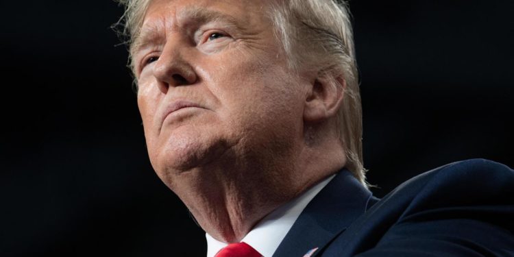 Trump incriminato oggi: niente tv in tribunale, ex presidente poi parlerà