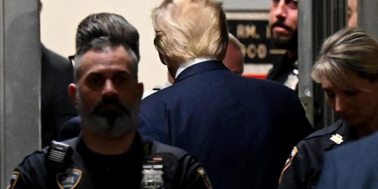 Trump, non solo Stormy Daniels: “Ha pagato un’altra donna”, ecco le accuse