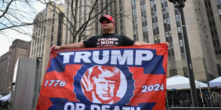 Trump incriminato, ecco cosa succederà oggi: è l”indictment day’