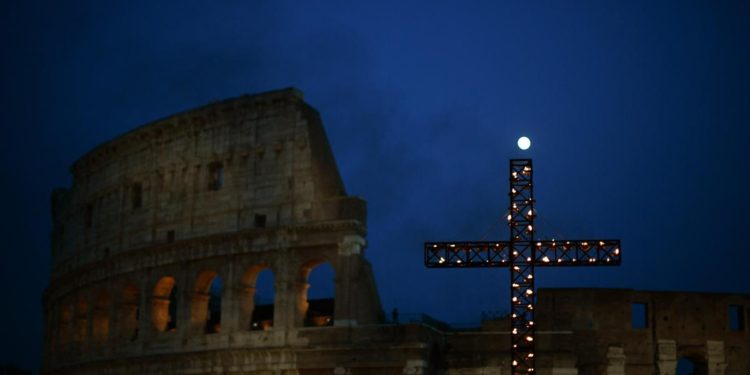 Via Crucis, amb. ucraino critica i testi: “I russi sono venuti in Ucraina a uccidere”