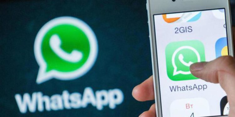 WhatsApp, presto le chat da sbloccare con l’impronta: come funzioneranno