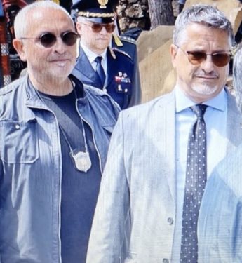 Altri 300 migranti lasciano hotspot Lampedusa