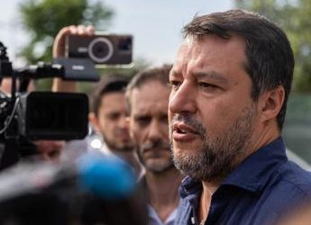 Ferrovie, guasto e ritardi treni. Salvini: “Troppi anni senza investimenti”