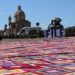 Firenze, mantello gigante simbolo di cura realizzato con 3mila pezzi di stoffa