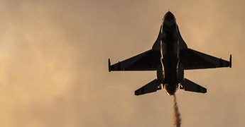 Guerra Ucraina-Russia, caccia F16 per Kiev: primo sì Usa