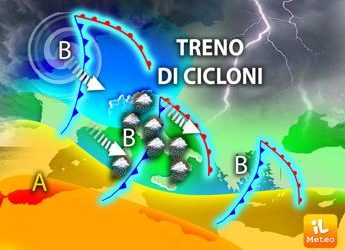 Maltempo non molla, nel weekend Italia divisa in due: sole e forti piogge, ecco dove