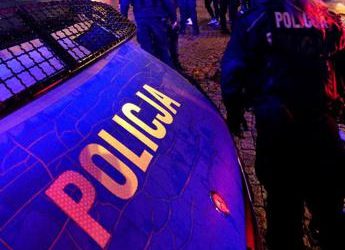 Polonia, entra in orfanotrofio con coltello: uccisa 16enne, 9 feriti