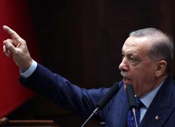 Siria, Erdogan: “Assad fuggito lasciandosi dietro un milione di morti”