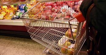 Stipendi, indagine: per metà famiglie troppo bassi rispetto a costo vita