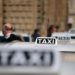 Taxi, male costi e attese, promossi per comfort: il sondaggio Emg/Adnkronos