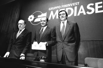 Berlusconi, da figlio di impiegato a tycoon dei media