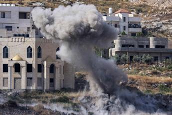 Cisgiordania, raid soldati Israele a Jenin: 5 palestinesi uccisi negli scontri, oltre 60 feriti