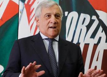 Forza Italia, la proposta di Tajani: “Dopo Berlusconi niente più presidenti”