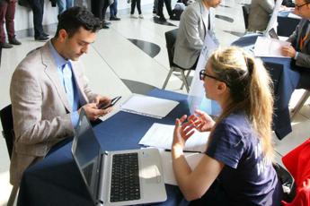 Lavoro, Istat: “In 2022 rallenta crescita ma segna ripresa occupazione”