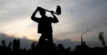 Lavoro minorile in Italia, Unicef: “74 morti per infortuni in 5 anni”