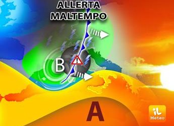 Meteo, Italia divisa in due: temporali al Centro-Nord, sole al Sud