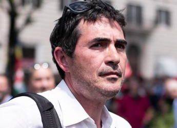 Nicola Fratoianni, in fiamme la sua auto: illeso