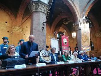 Palio di Siena, Drappellone con i cavalli dinamici di Roberto Di Jullo