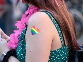 Roma Pride, Rocca dopo revoca patrocinio: “Non tolgono logo? Non manderò i carabinieri”