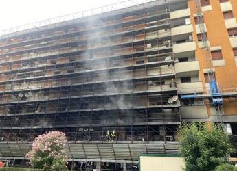 Roma, incendio Colli Aniene: tre feriti ancora in prognosi riservata