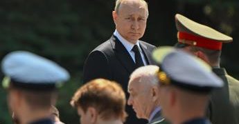 Russia, Putin ai militari: “Avete fermato una guerra civile”