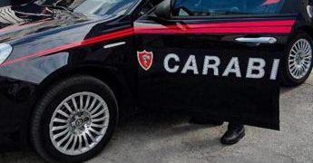 “Sono incinta”, fermata con la madre: butta droga in ospedale