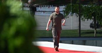 Ucraina in Nato e Ue, Zelensky: “Ogni dubbio è trincea per la Russia”