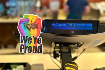 Usa, licenziata perché bianca: Starbucks paga 25,6 milioni di dollari a ex manager