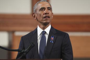 Usa, uomo armato e con esplosivo vicino casa di Obama: arrestato