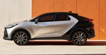 oyota: il C-Hr cambia tutto per restare leader fra i C-Suv