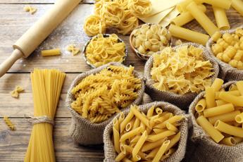 Altroconsumo: pasta sale a 1,6 euro/Kg (+6% su anno), giù caffè e latte