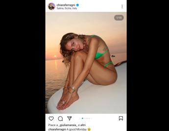 Chiara Ferragni in Sicilia, bufera social: “Isola brucia, lei fa i selfie sullo yacht”