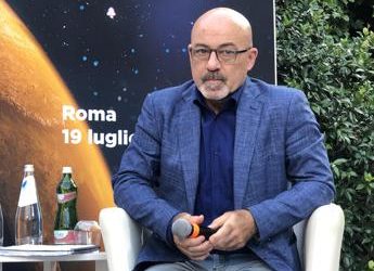 Cingolani: “Servono 300 mila figure Stem e nuovi contratti”