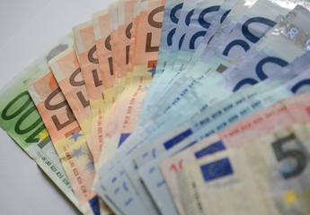 Credito, tiene nuova produzione settori factoring, leasing ed erogazioni a famiglie