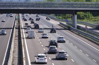 Esodo estivo 2023, weekend da bollino rosso: previsioni traffico e consigli