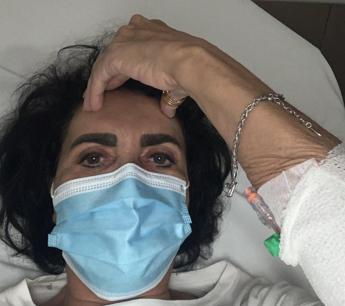 Fiordaliso ancora in ospedale: “Mi ricoverano, sto crollando”