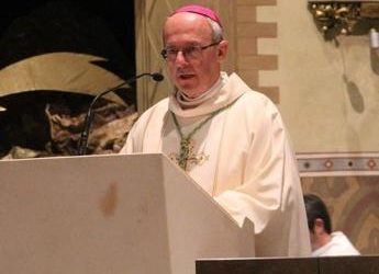 Funerale fratellini Foggia, appello dell’arcivescovo: “Nuova casa per la famiglia”