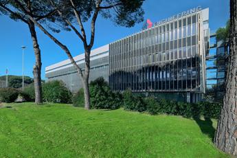 Gruppo Engineering acquisisce 100% Extra red