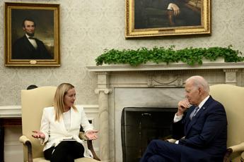 Meloni da Biden: “Con Usa rapporto forte. Su Cina nessuna pressione, andrò”