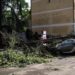 Nubifragio Milano, città sfigurata: alberi abbattuti e strade bloccate – Video