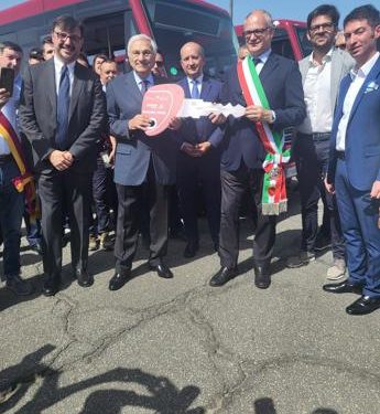 Ostia, Atac presenta con Gualtieri la nuova flotta di mini-bus ibridi