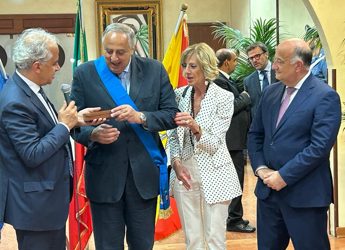 Palermo, Piantedosi consegna le chiavi dell’Alberghiero ‘Piazza’