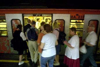 Roma, guasto Metro A: linea sospesa tra Arco di Travertino e Termini