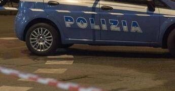 Roma, pestato e ridotto in fin di vita a Termini: in 4 portati in commissariato dalla polizia